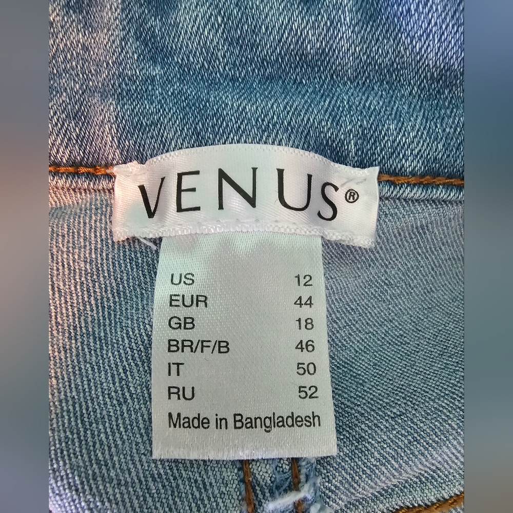 VENUS Light Blue Denim Overall Shorts Distressed Design Women's Sz 12 - Picture 10 of 10